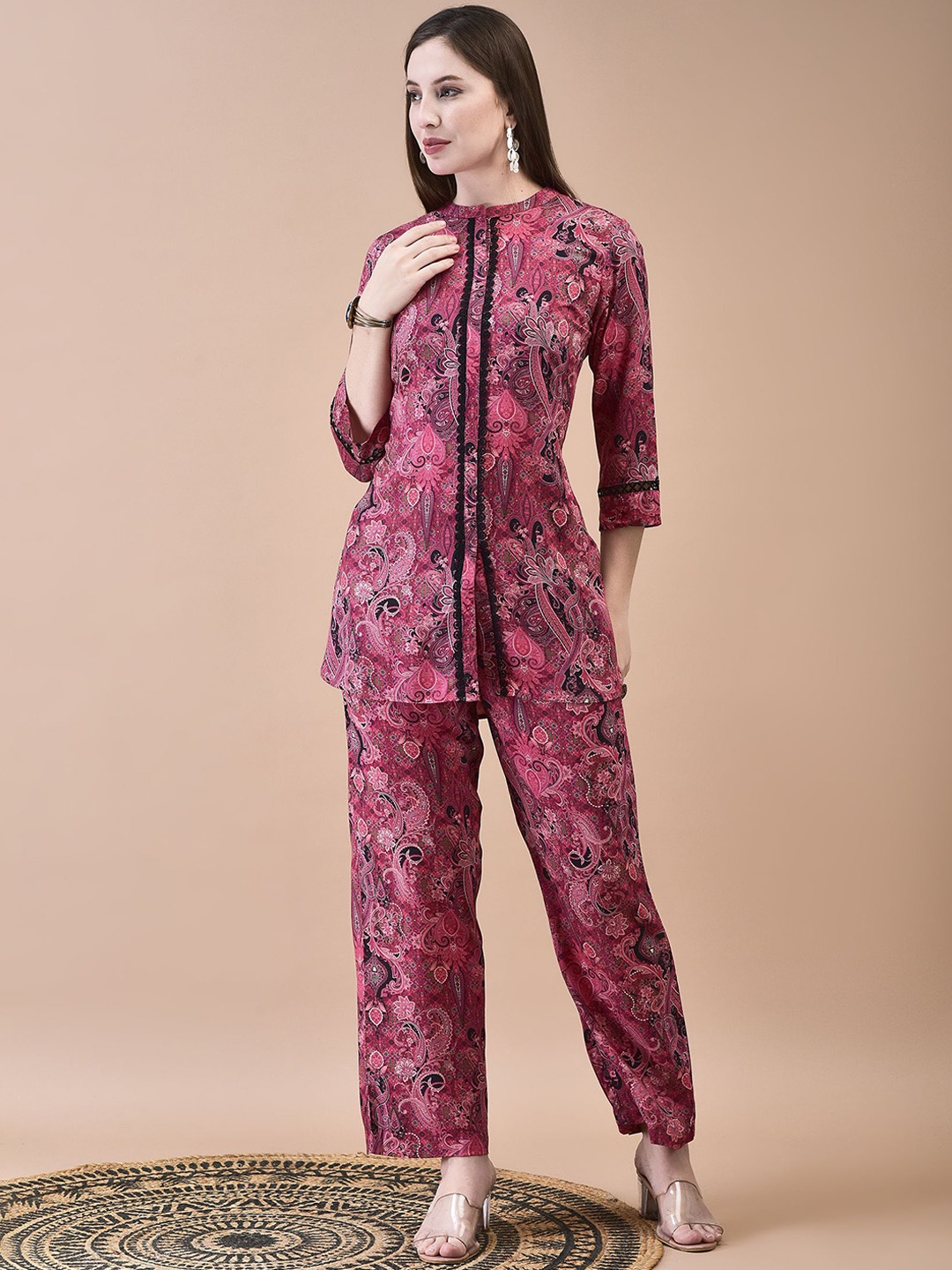 

Shree Paisley Printed Mandarin Collar Three-Quarter Sleeves Top With Trouser, Pink