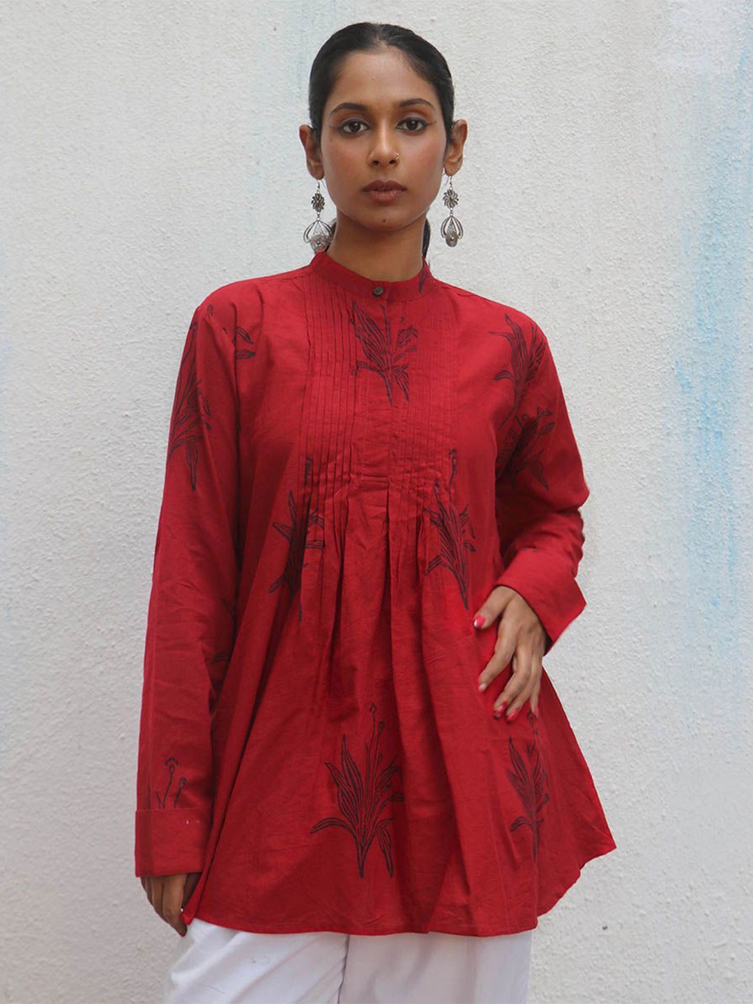 

Chidiyaa Women Floral Printed Cotton Tunic, Red