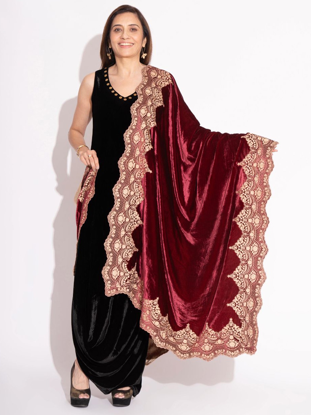 

HOUSE OF INARI Women Embroidered Stole, Maroon