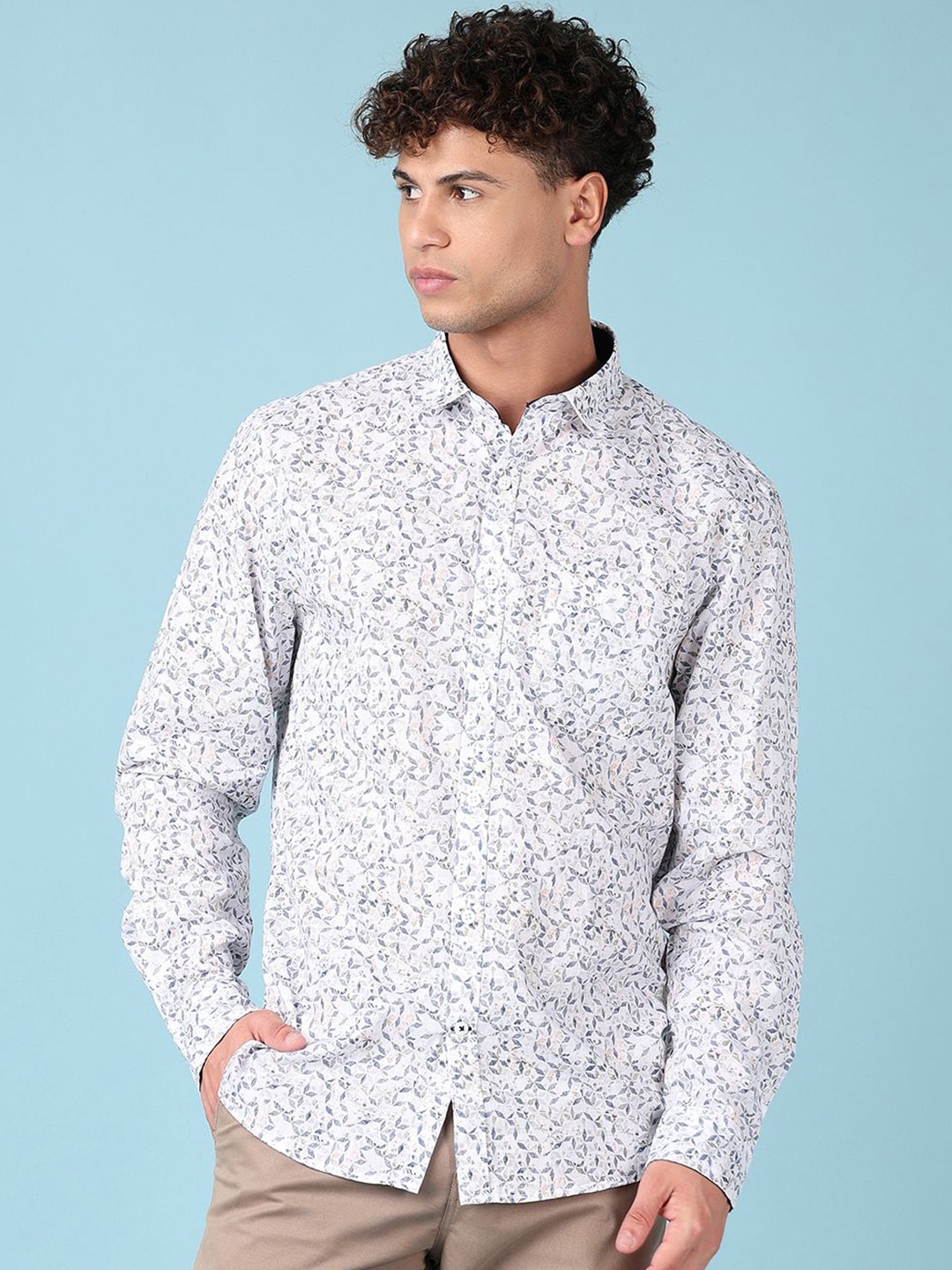 

V-Mart Men Spread Collar Geometric Printed Cotton Casual Shirt, White