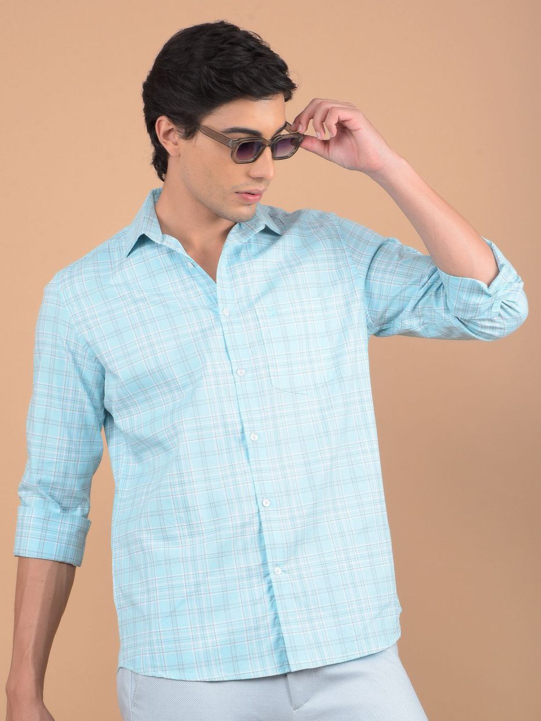 

Crimsoune Club Men Spread Collar Tartan Checked Cotton Slim Fit Casual Shirt, Blue