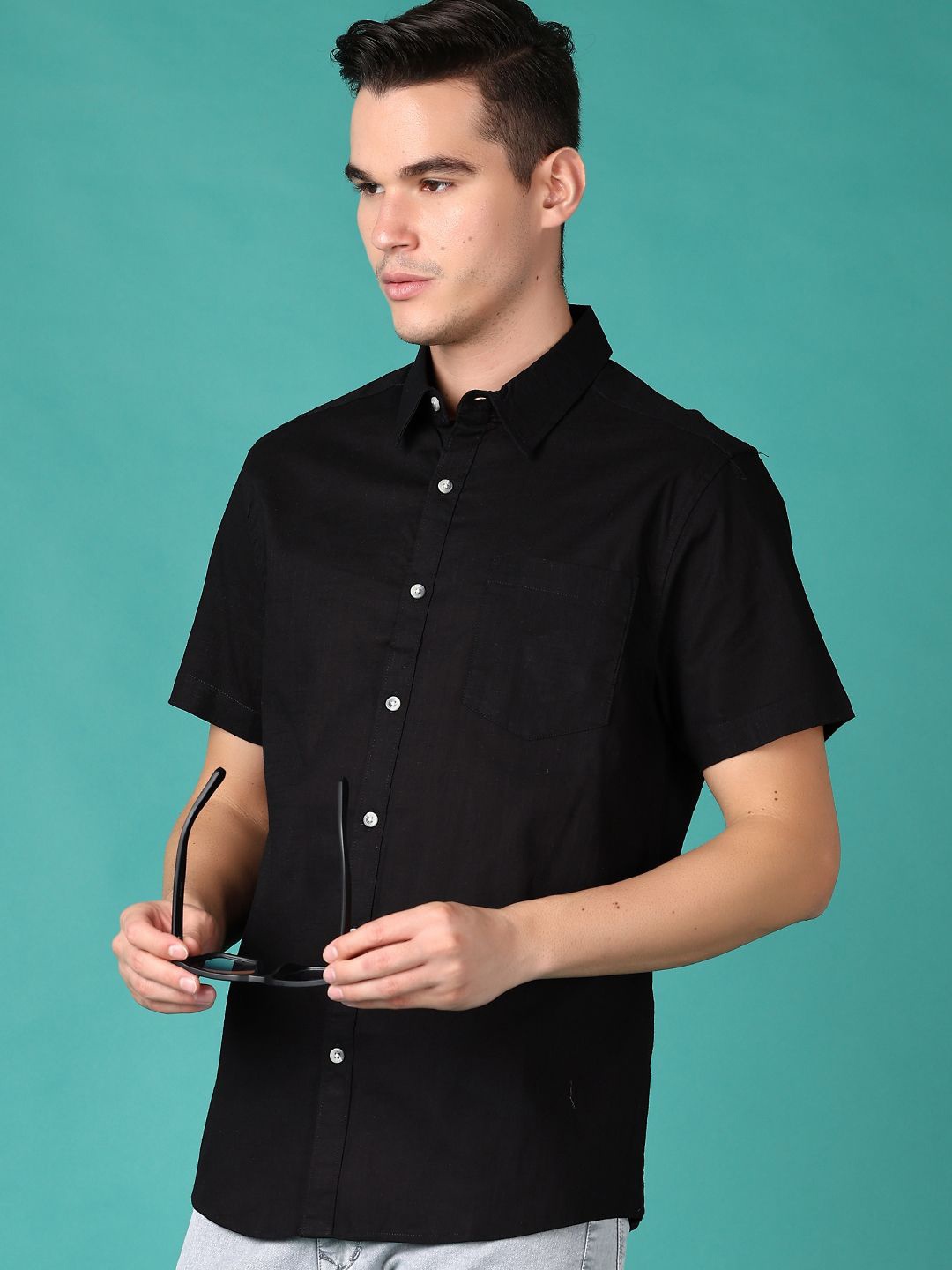 

V-Mart Men Spread Collar Solid Cotton Casual Shirt, Black