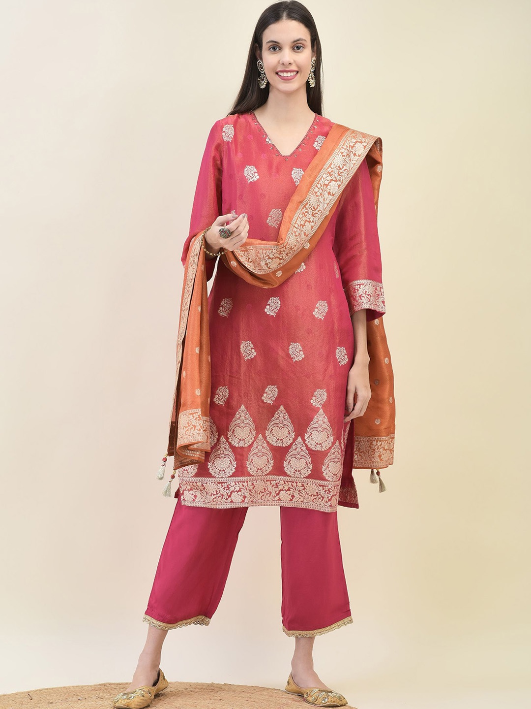 

Shree Ethnic Motifs Printed Straigt Kurta with Trousers & Dupatta, Fuchsia