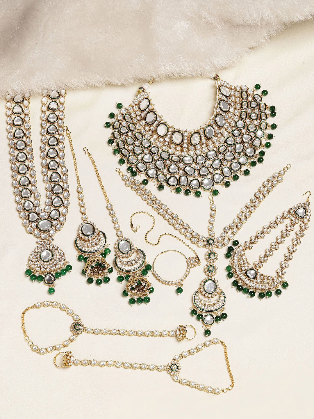 

KARATCART Gold-Plated Kundan-Studded Jewellery Set
