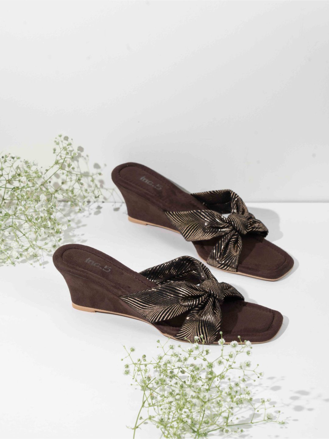

Inc 5 Women Open Toe Ethnic Wedge Heel, Bronze