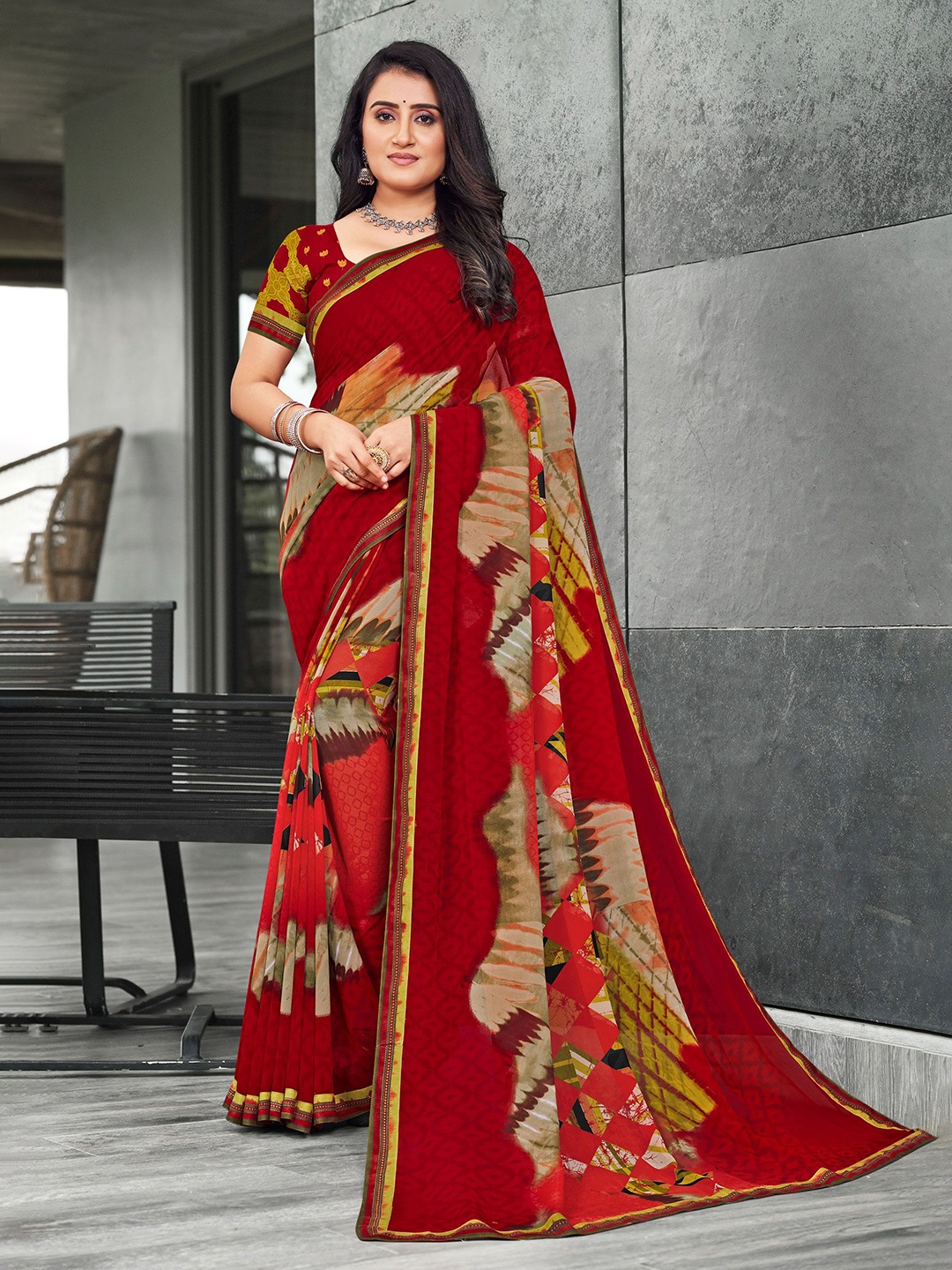 

Laxmipati Abstract Printed Saree, Maroon