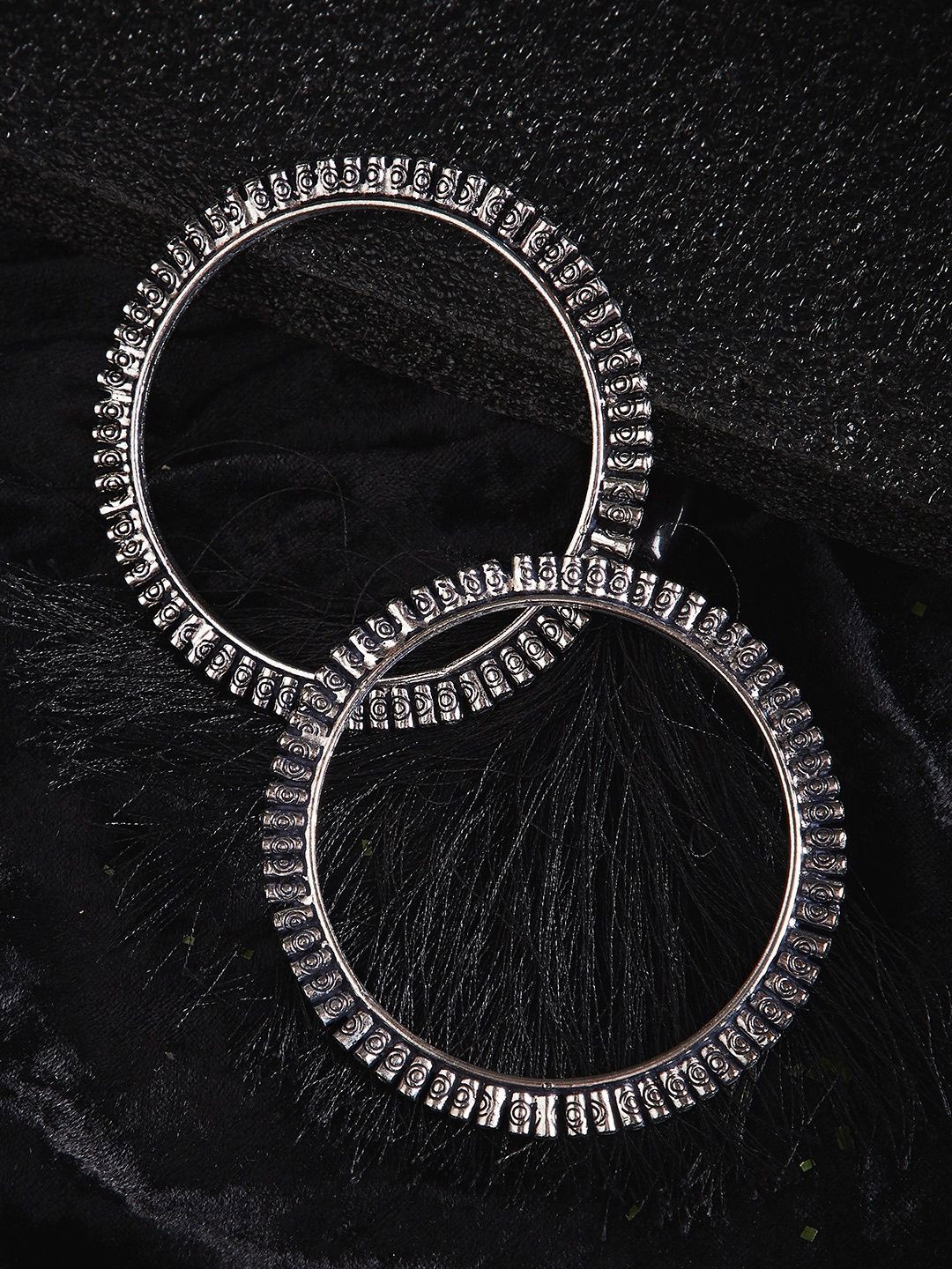 

Anouk Set of 2 Silver-Plated Oxidised Bangles