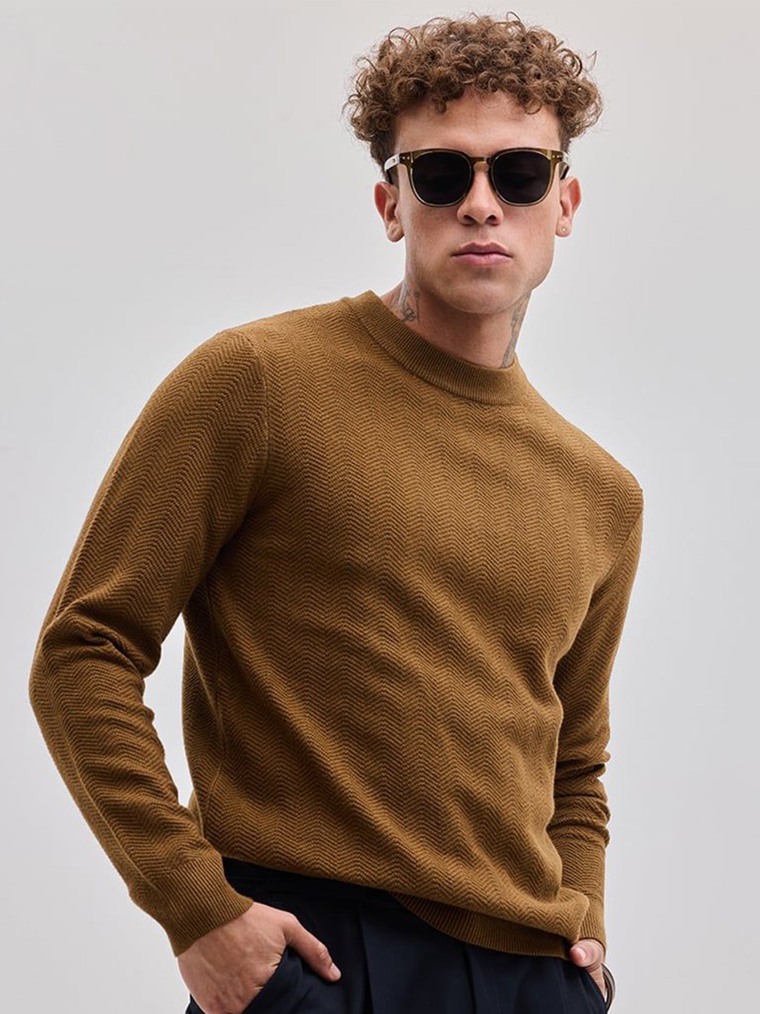 

Snitch Men Round Neck Pullover, Brown
