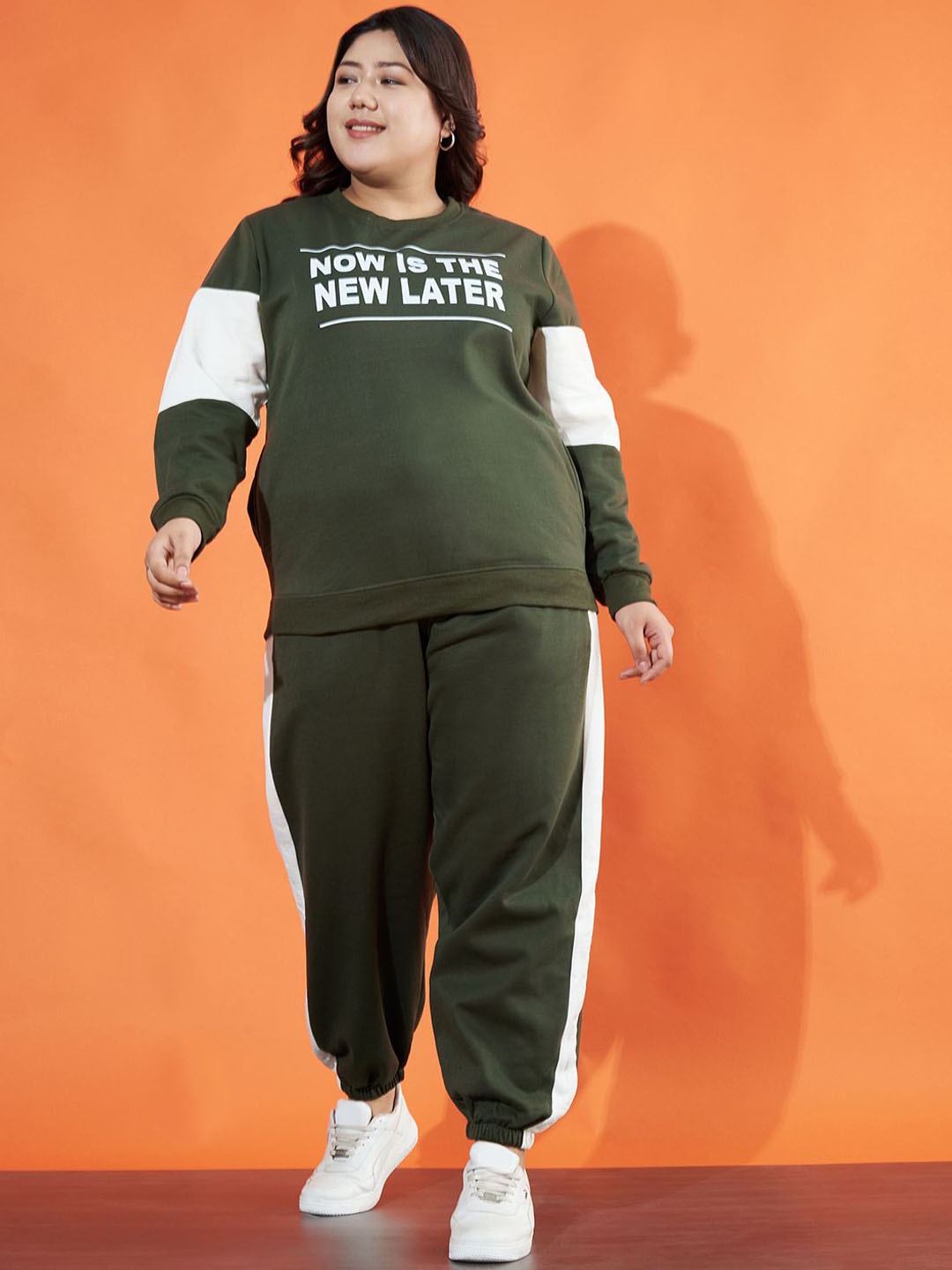 

AUSTIVO Colourblocked Long Sleeves Sweatshirt With Joggers, Olive