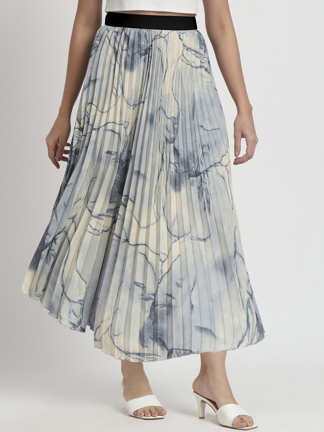 

Krunal Raiyani Women Printed Accordion Pleats Flared Maxi Skirts, Blue