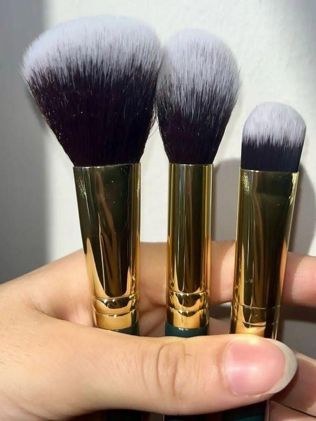 

Facejewel Set Of Makeup Brush, Triangle & Finger Puff, Green