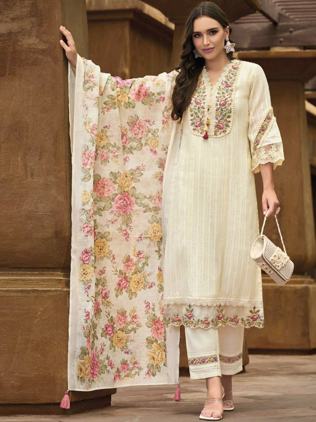 

AUTUMN LANE Floral Embroidered V-Neck Pure Cotton Straight Kurta With Trousers & Dupatta, White