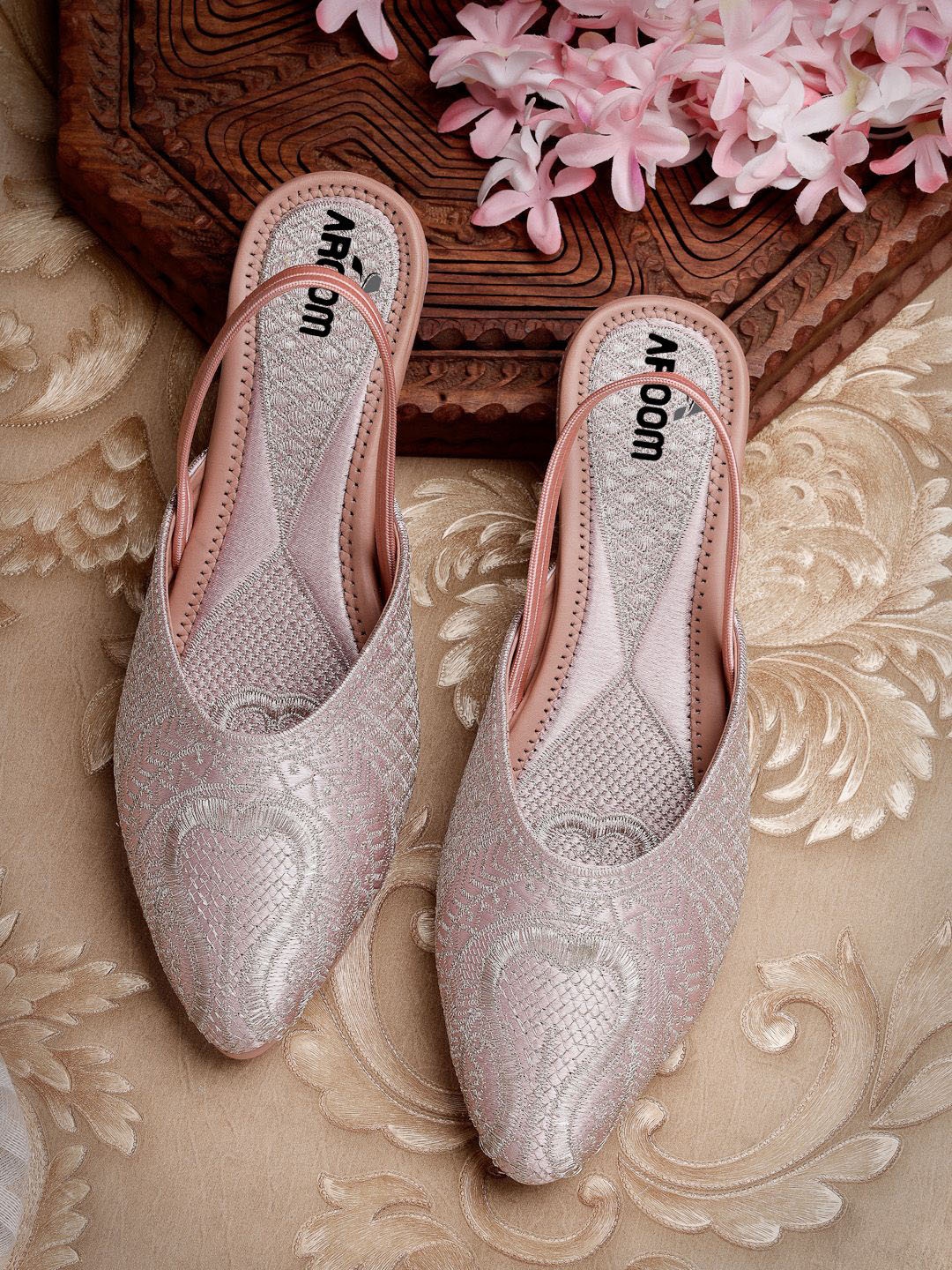 

AROOM Women Synthetic Leather Embroidered Mules Flats, Pink