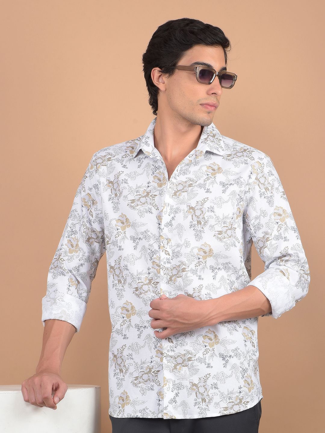 

Crimsoune Club Men Spread Collar Floral Printed Cotton Casual Shirt, White