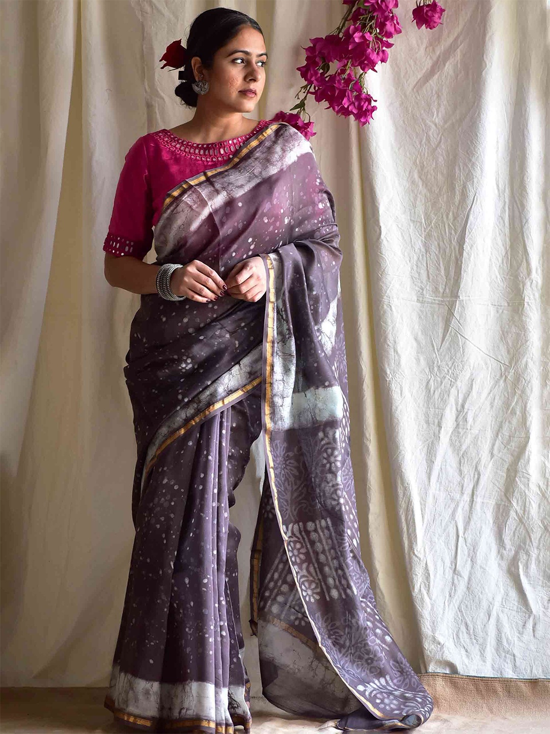 

Sundarii Printed Saree with Blouse Piece, Purple