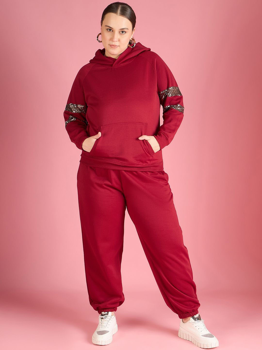 

AUSTIVO Hooded Printed Sweatshirt with Joggers, Maroon