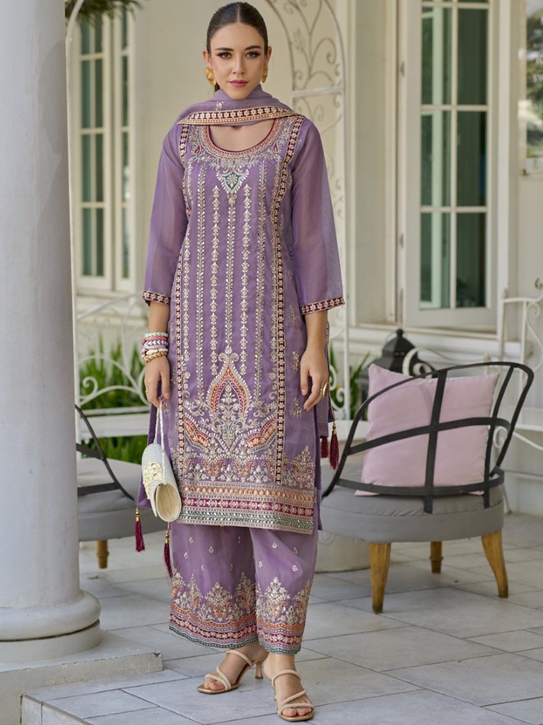 

AUTUMN LANE Ethnic Motifs Embroidered Regular Straight Kurta with Palazzos & Dupatta, Purple