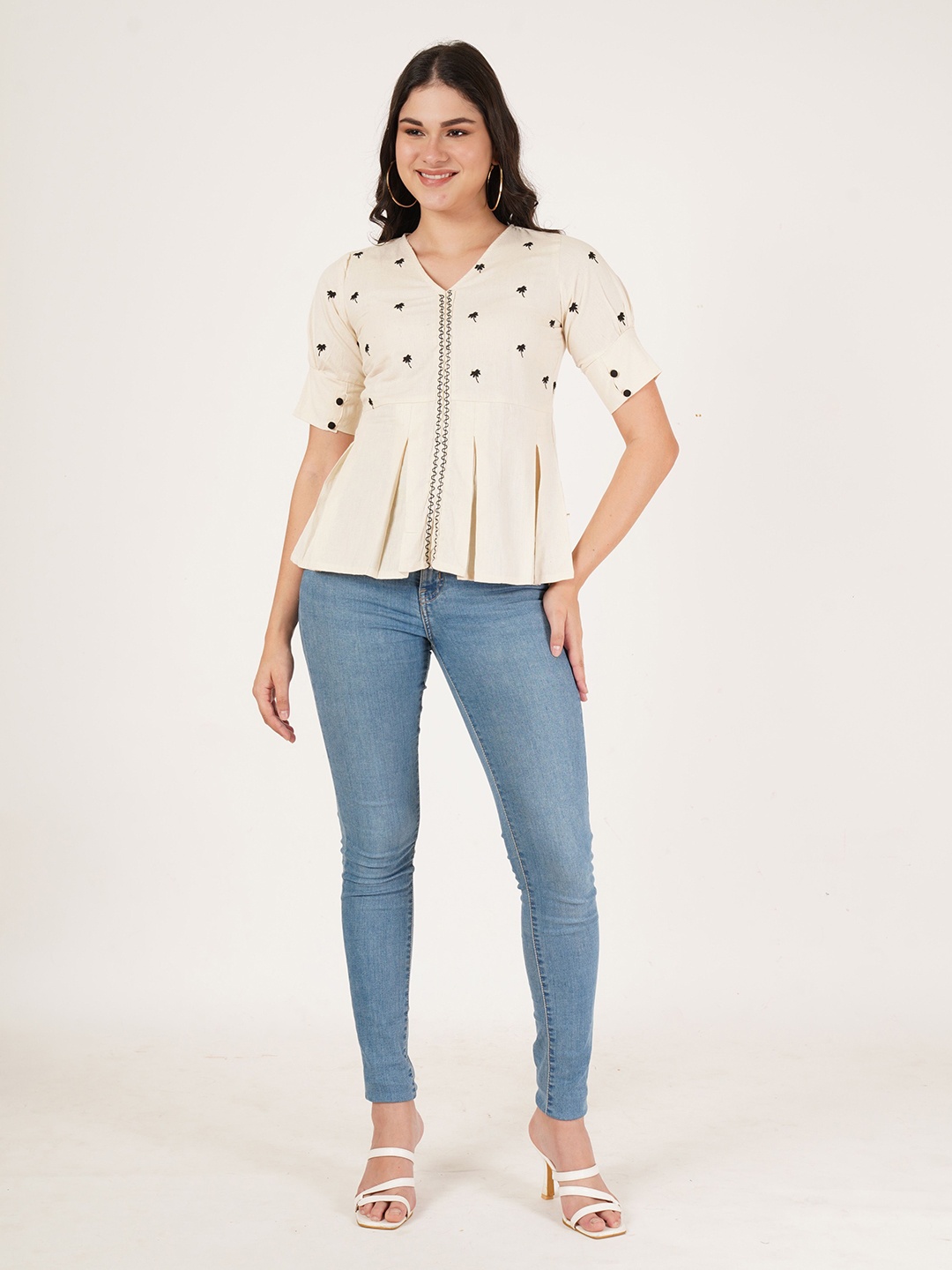 

Brownverse Embroidered Cotton V-Neck Top, Off white