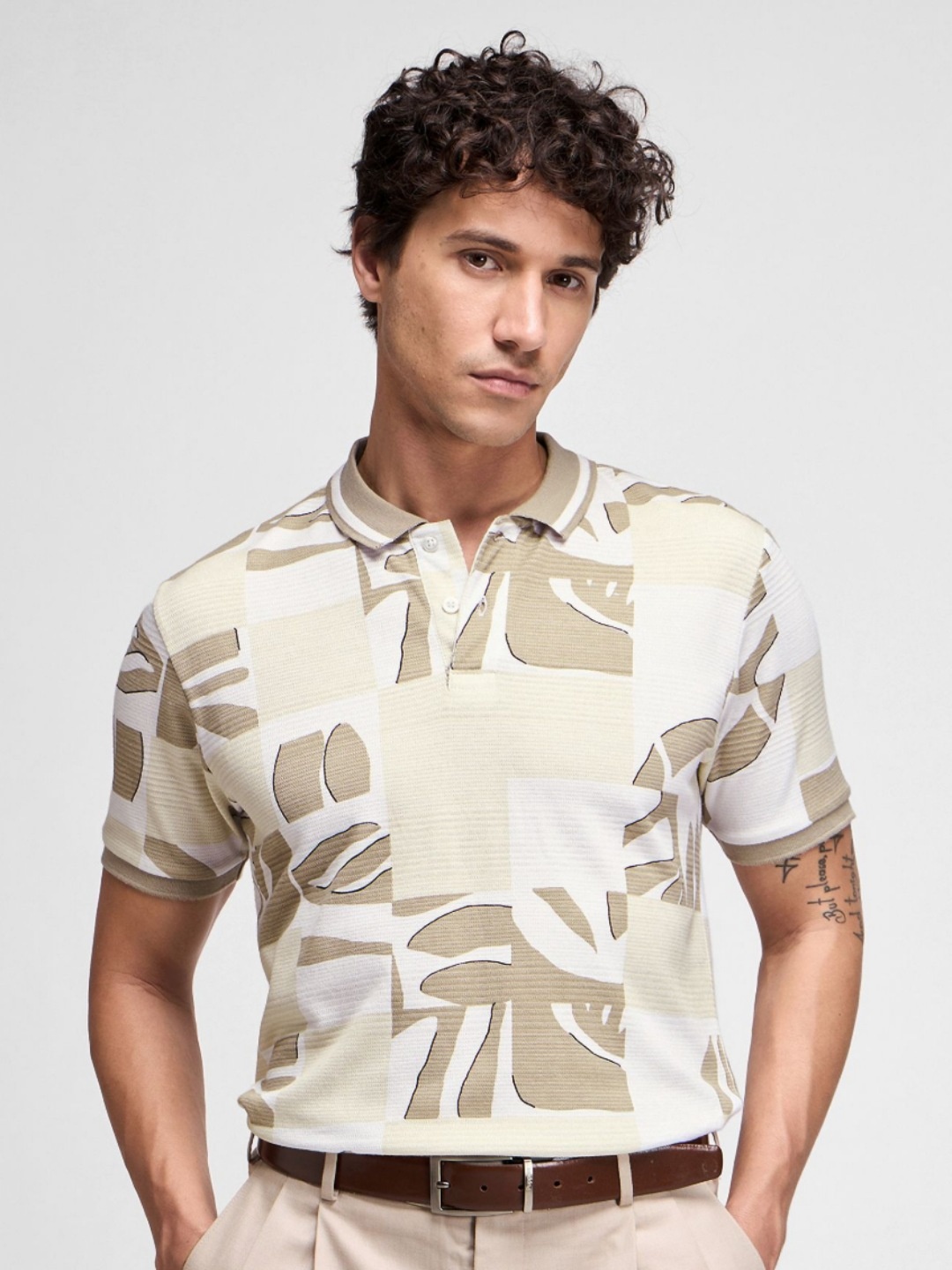 

Red Flame Men Floral Printed Polo Collar Pockets T-shirt, Khaki