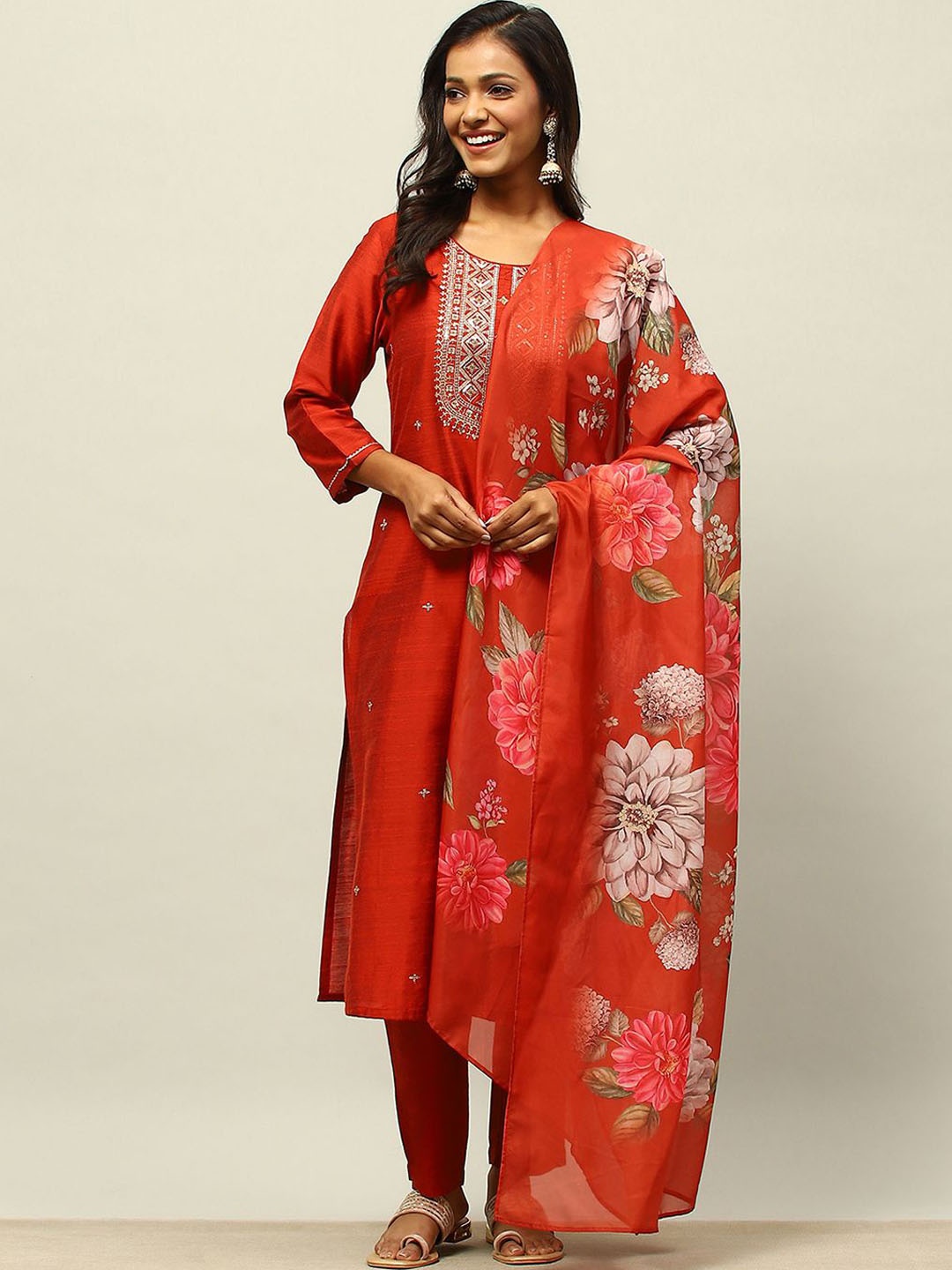 

Rangriti Women Floral Embroidered Regular Sequinned Kurta with Trousers & With Dupatta, Red