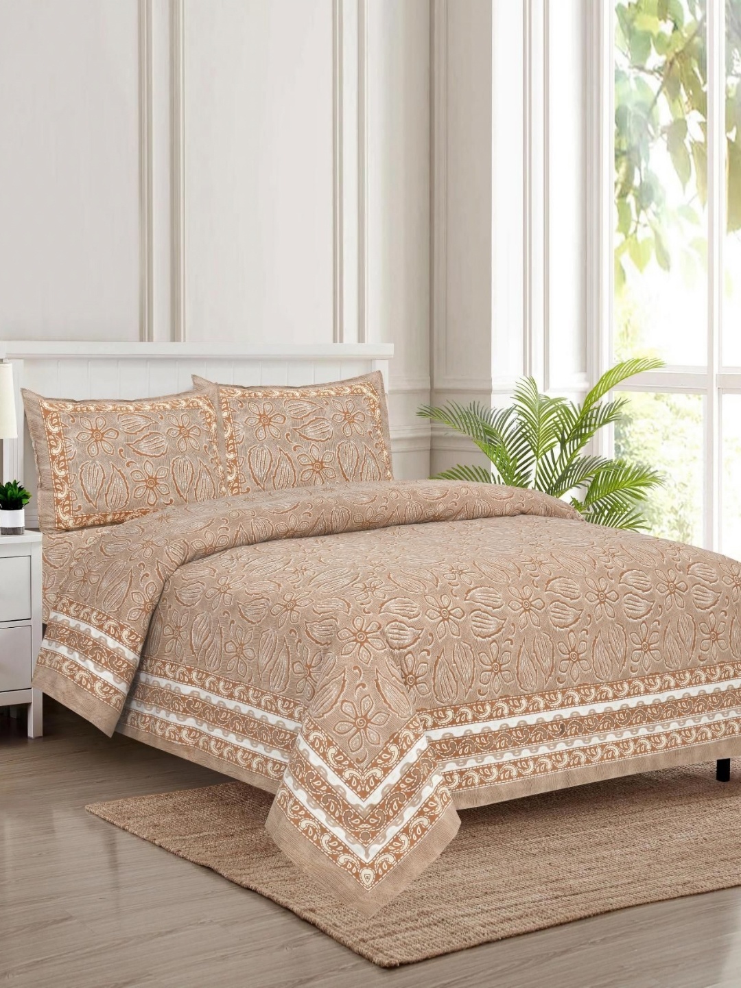 

HOME HEAVENS Beige & White 210 TC Queen Bedsheet with 2 Pillow Covers
