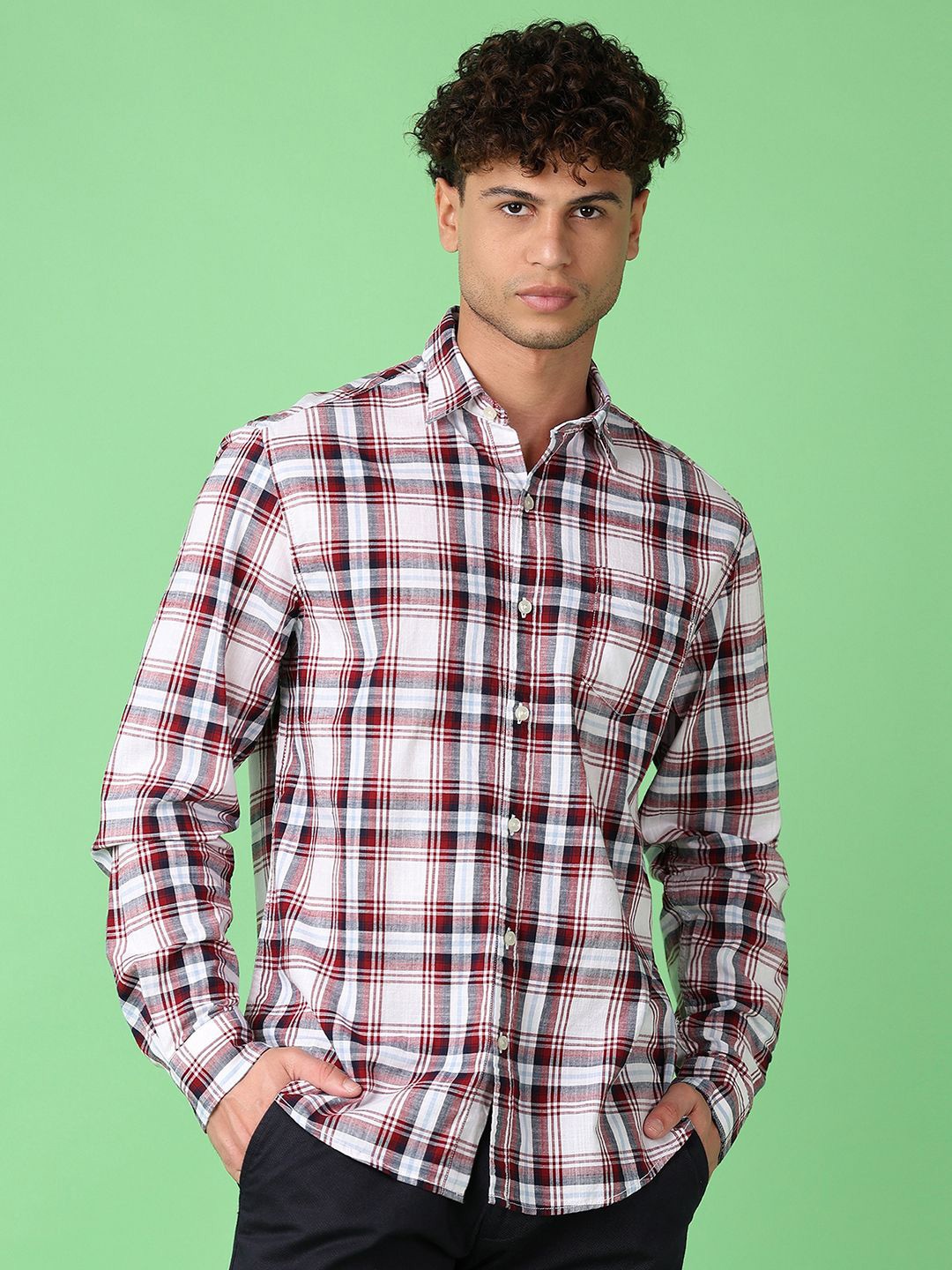 

V-Mart Men Spread Collar Tartan Checked Cotton Casual Shirt, Red