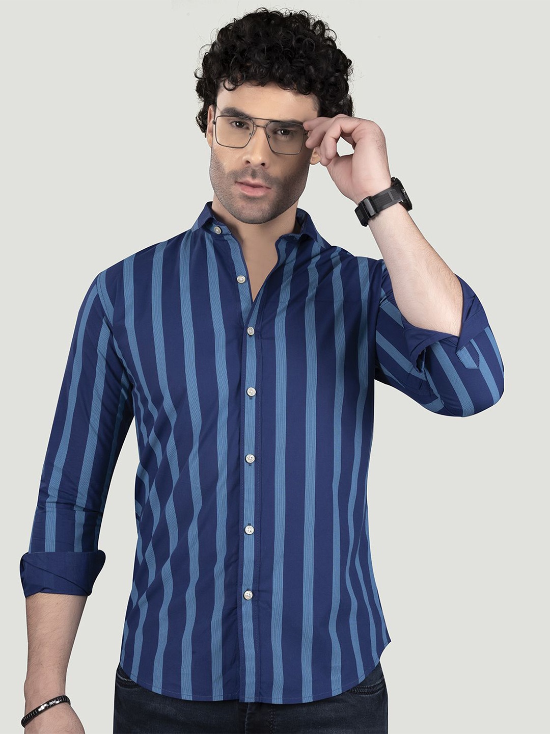 

ALMATY Men Comfort Spread Collar Vertical Striped Cotton Slim Fit Casual Shirt, Blue