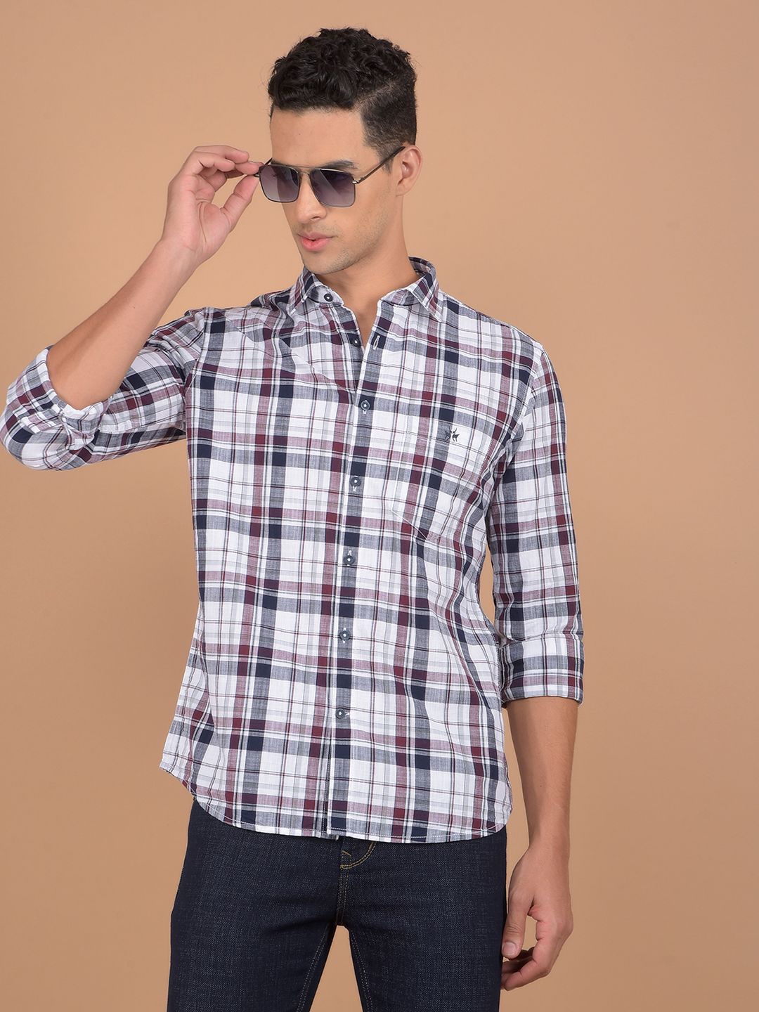 

Crimsoune Club Men Cutaway Collar Tartan Checked Cotton Slim Fit Casual Shirt, Red