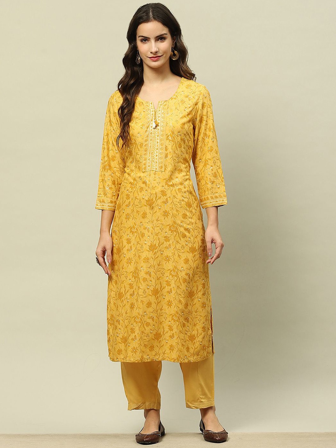 

Rangriti Floral Printed Straight Kurta with Trousers, Yellow