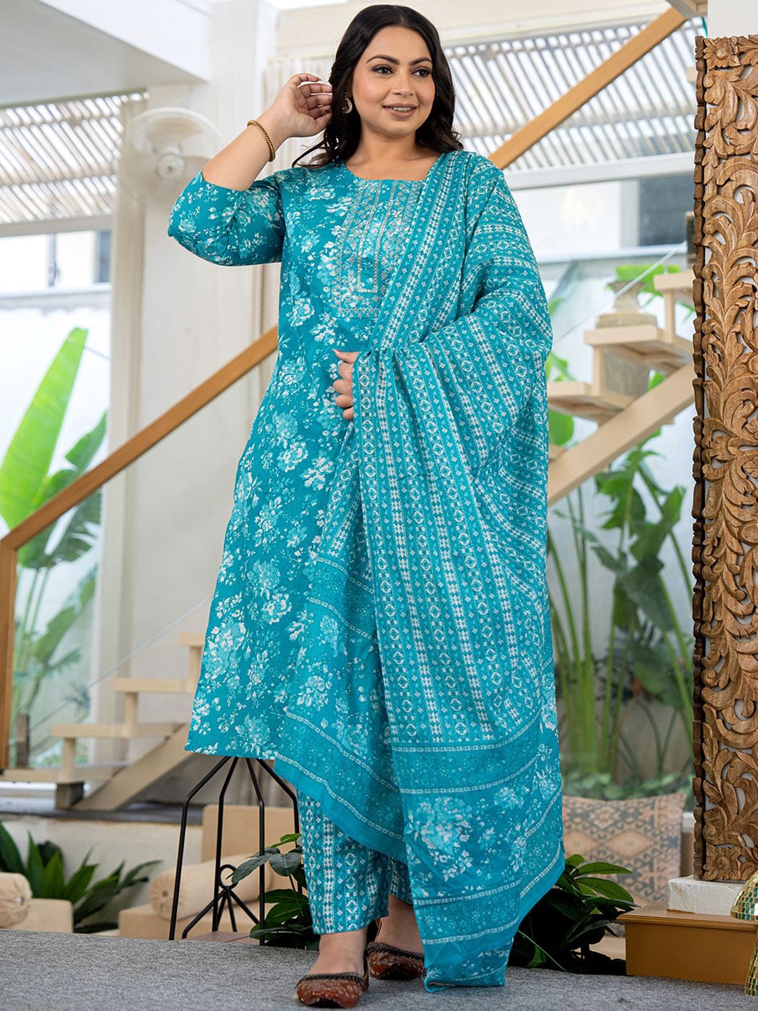 

Yufta Floral Printed Regular Thread Work Pure Cotton Kurta With Trouser With Dupatta, Blue