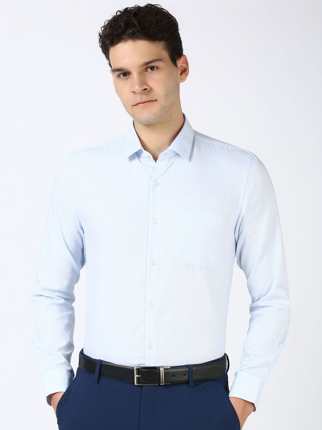 

Peter England Men Spread Collar Textured Cotton Slim Fit Casual Shirt, Blue