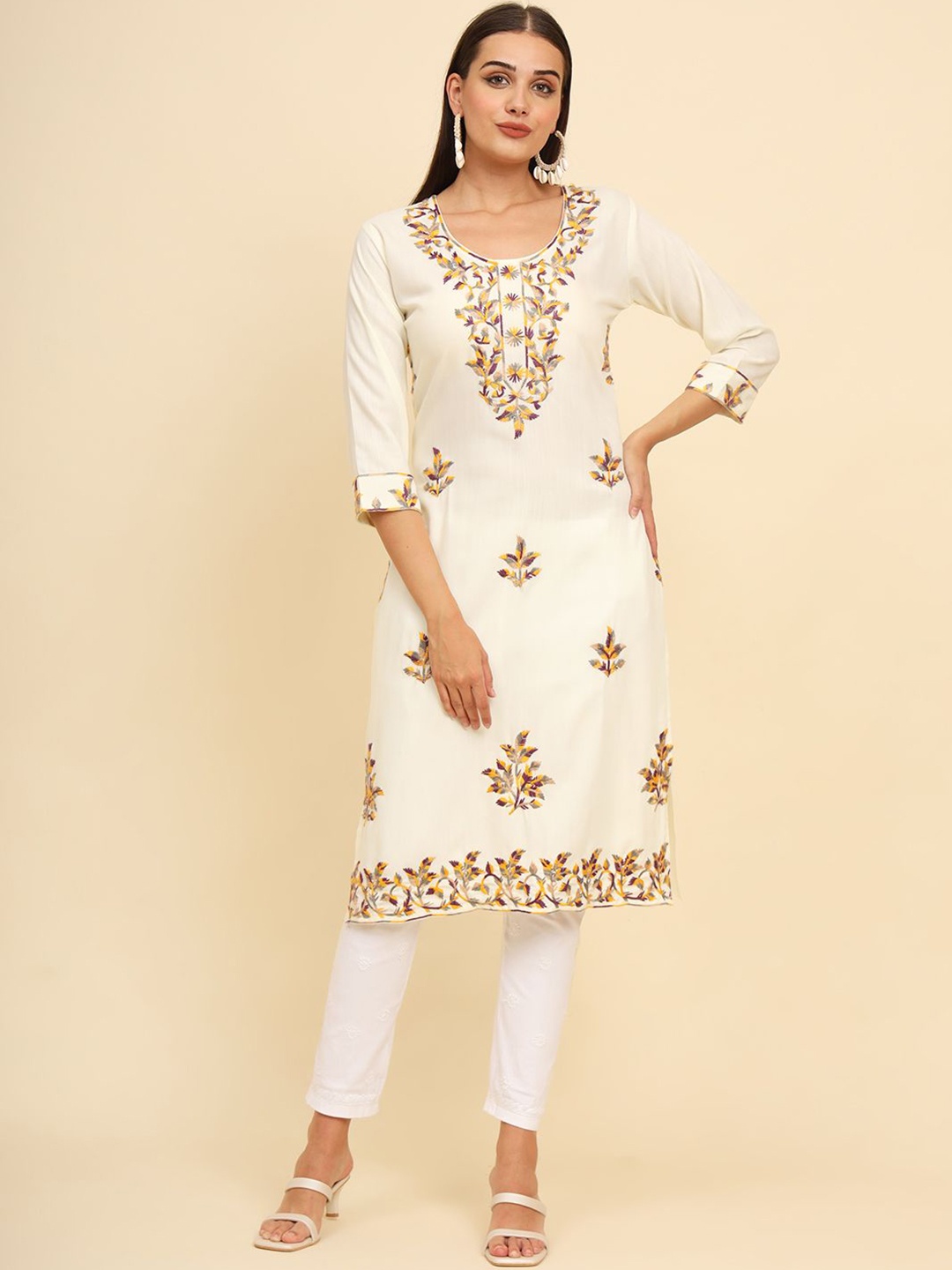 

HERE&NOW White Floral Embroidered Thread Work Cotton Straight Kurta