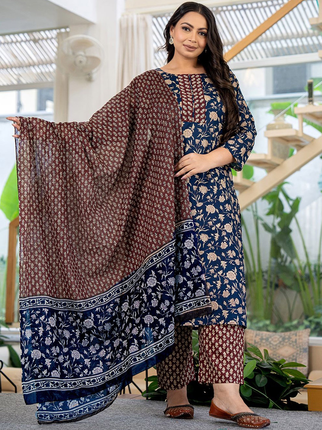 

Yufta Floral Printed Round Neck Regular Pure Cotton Straight Kurta & Trouser With Dupatta, Navy blue