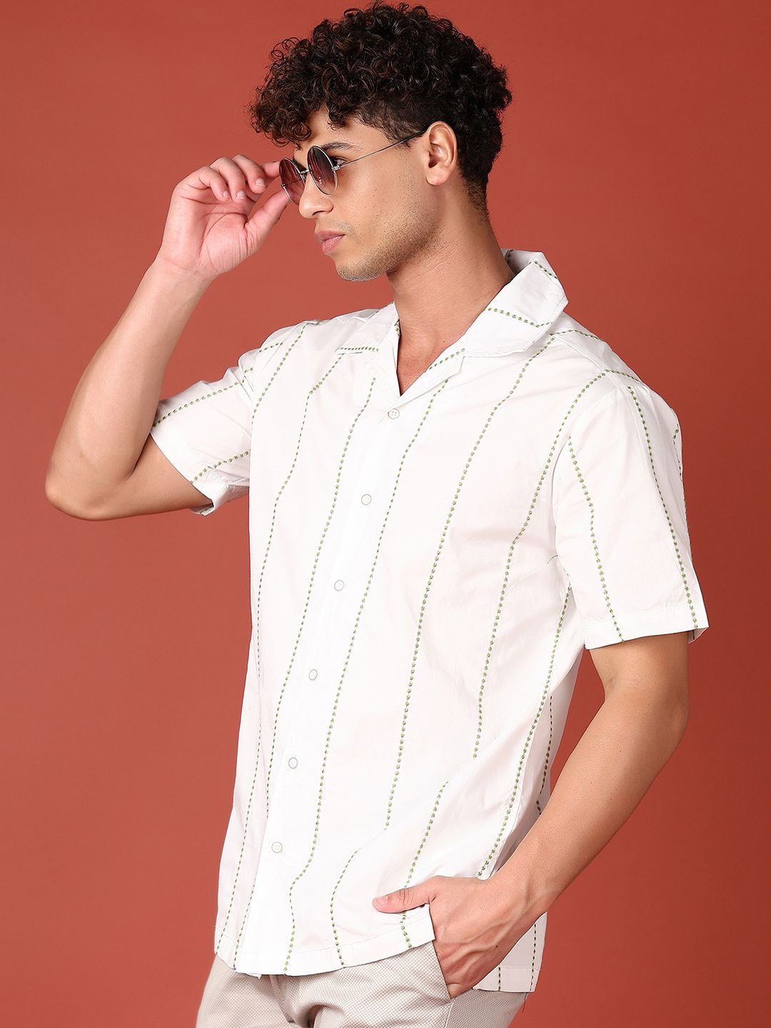 

V-Mart Men Spread Collar Vertical Striped Cotton Slim Fit Casual Shirt, White