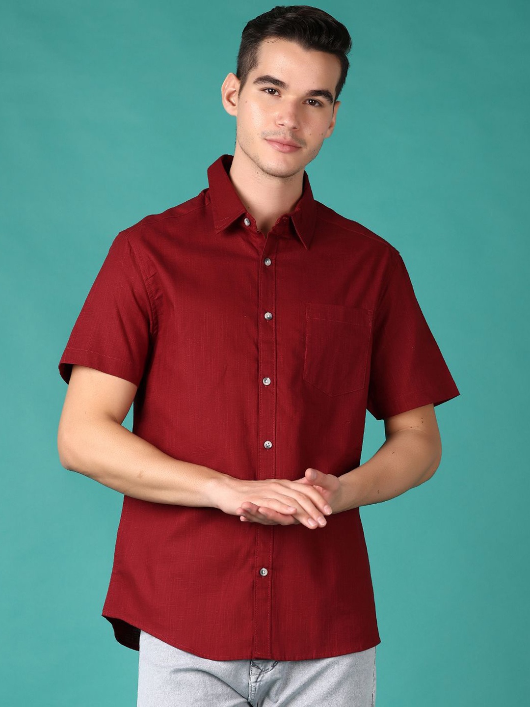 

V-Mart Men Spread Collar Solid Cotton Casual Shirt, Maroon