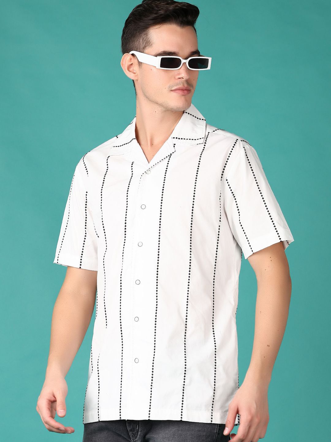 

V-Mart Men Spread Collar Vertical Striped Cotton Slim Fit Casual Shirt, White