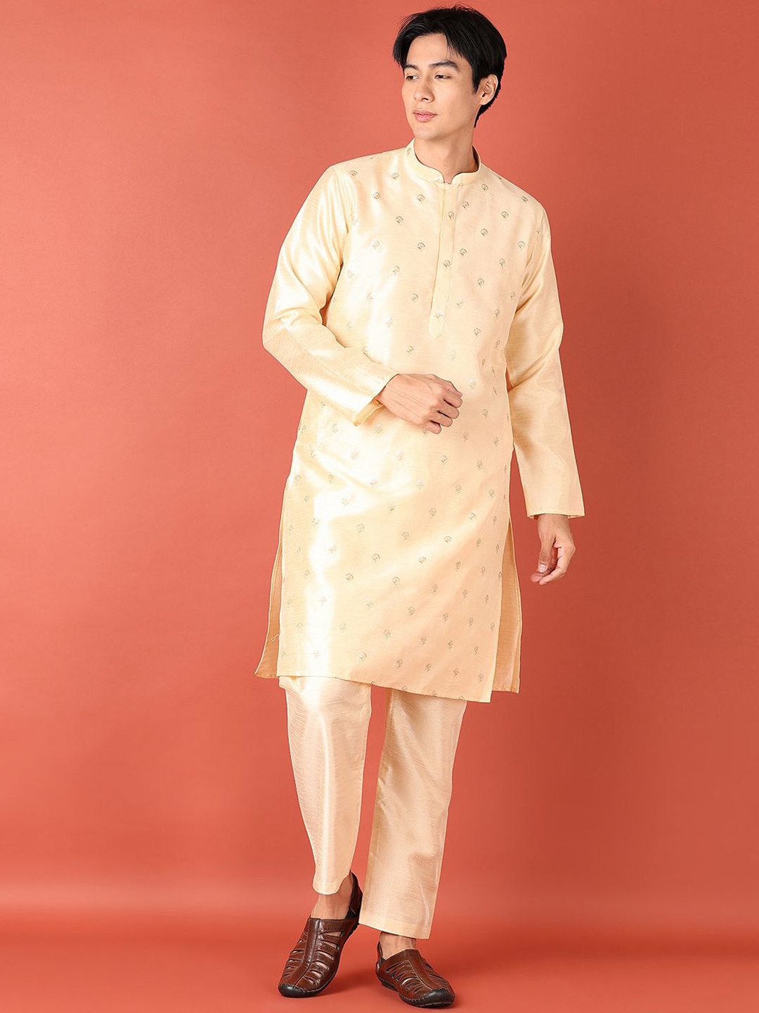 

V-Mart Floral Embroidered Sequinned Mandarin Collar Straight Kurta with Churidar, Beige