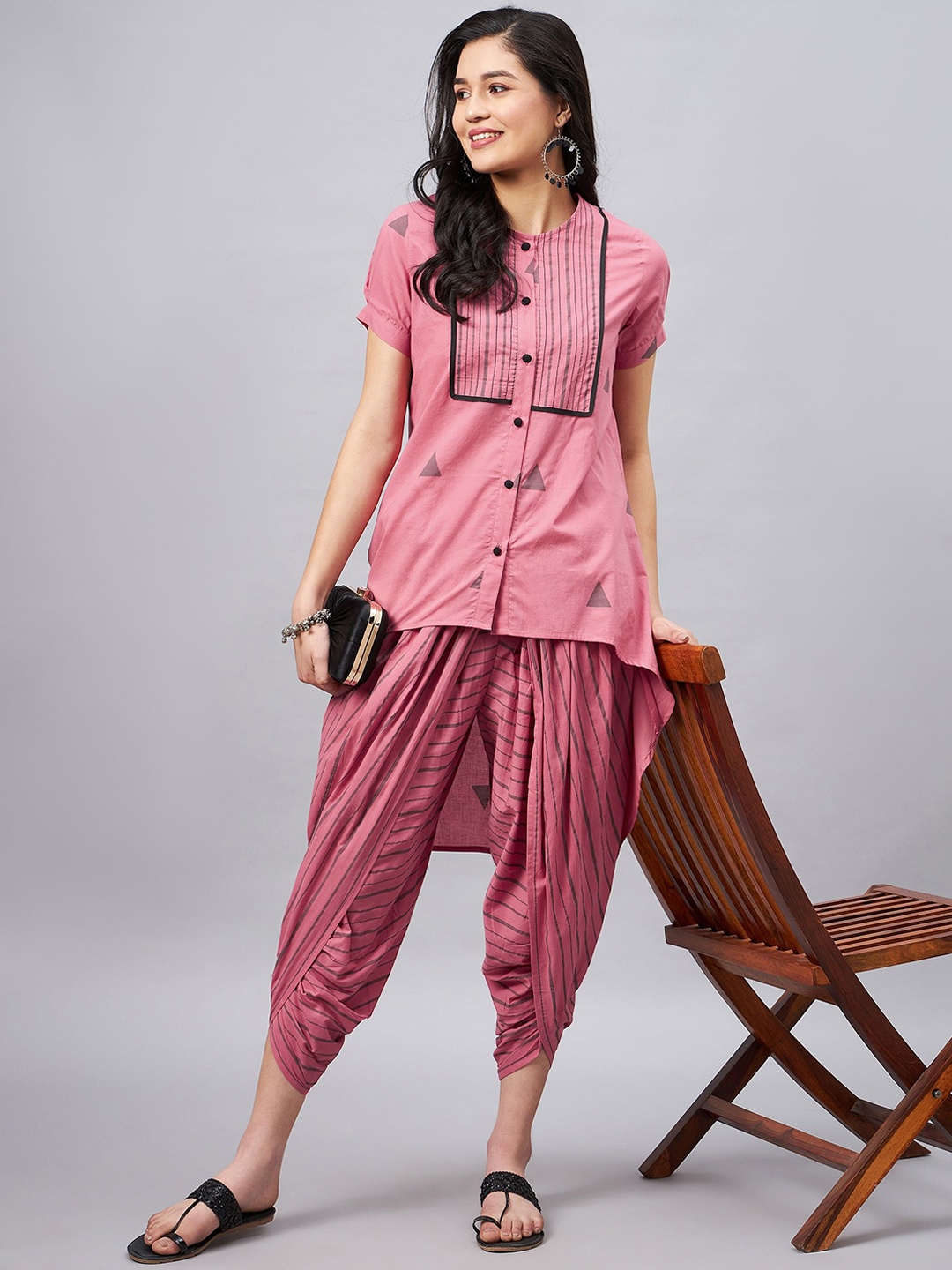 

WineRed Geometric Printed Regular Pure Cotton Straight Kurta With Dhoti Pant, Pink