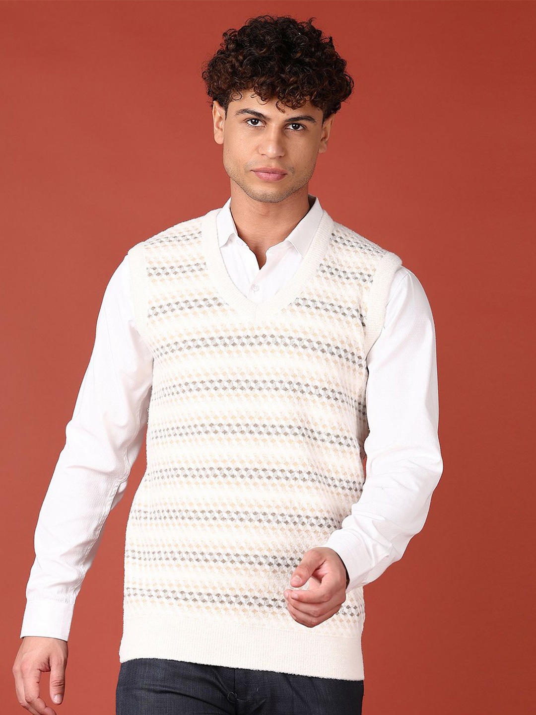 

V-Mart Men Striped Sweater Vest, Off white
