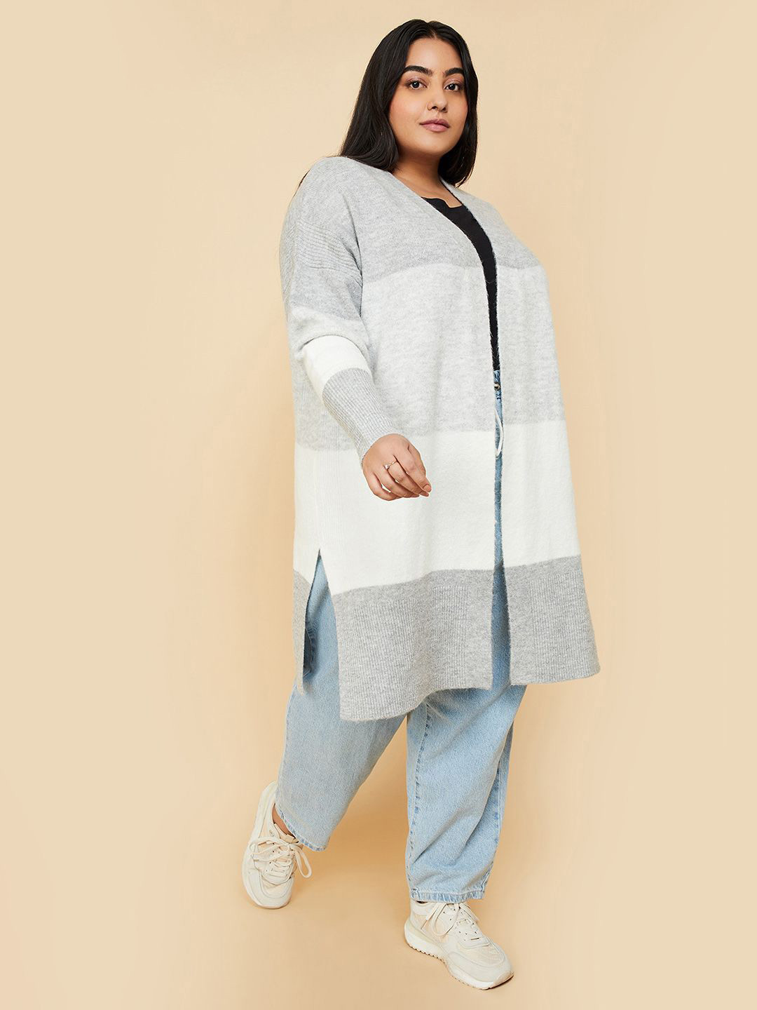 

max Women Colourblocked Longline, Grey