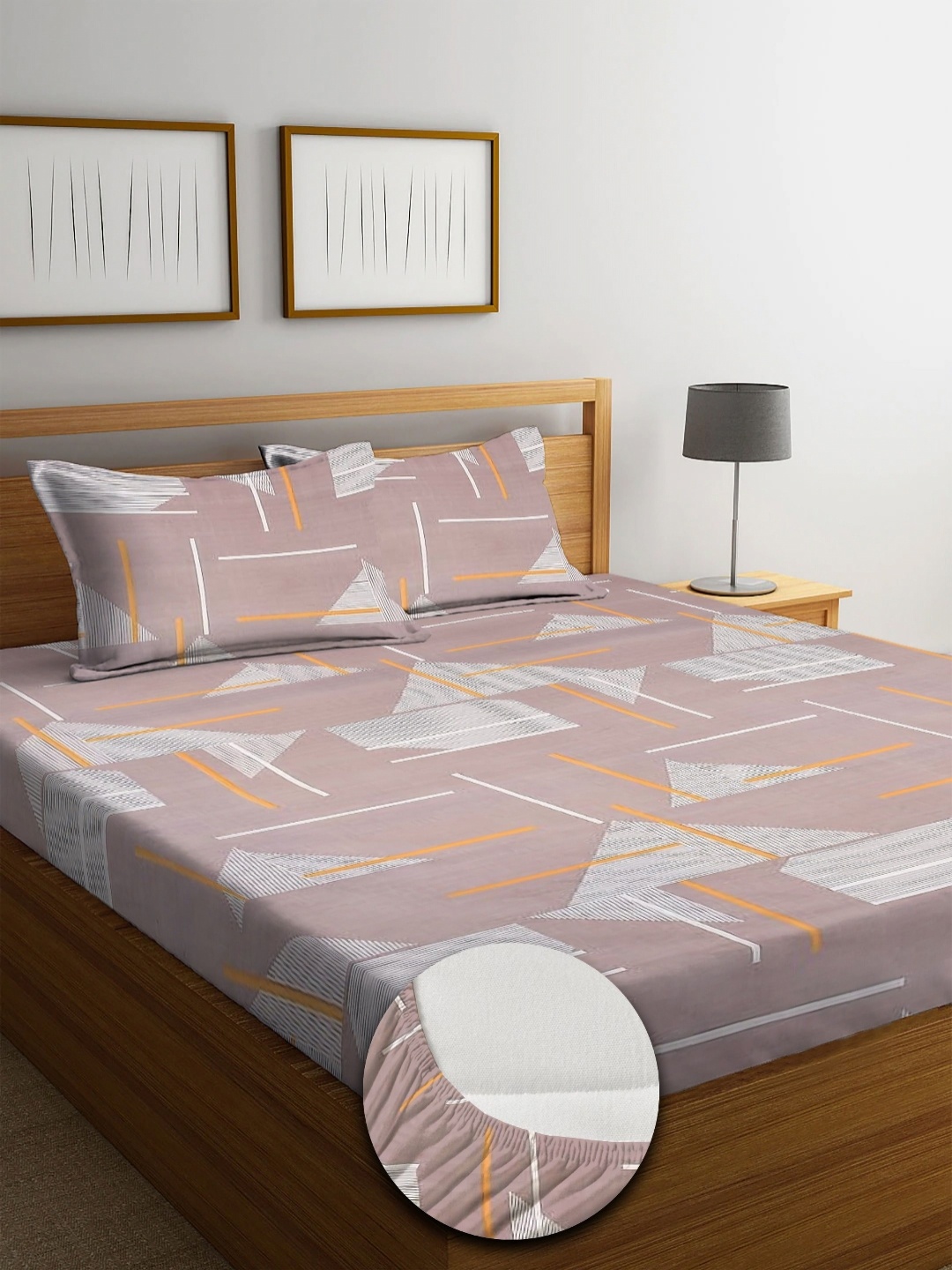 

Aura Pink & White Geometric 210 TC King Bedsheet with 2 Pillow Covers