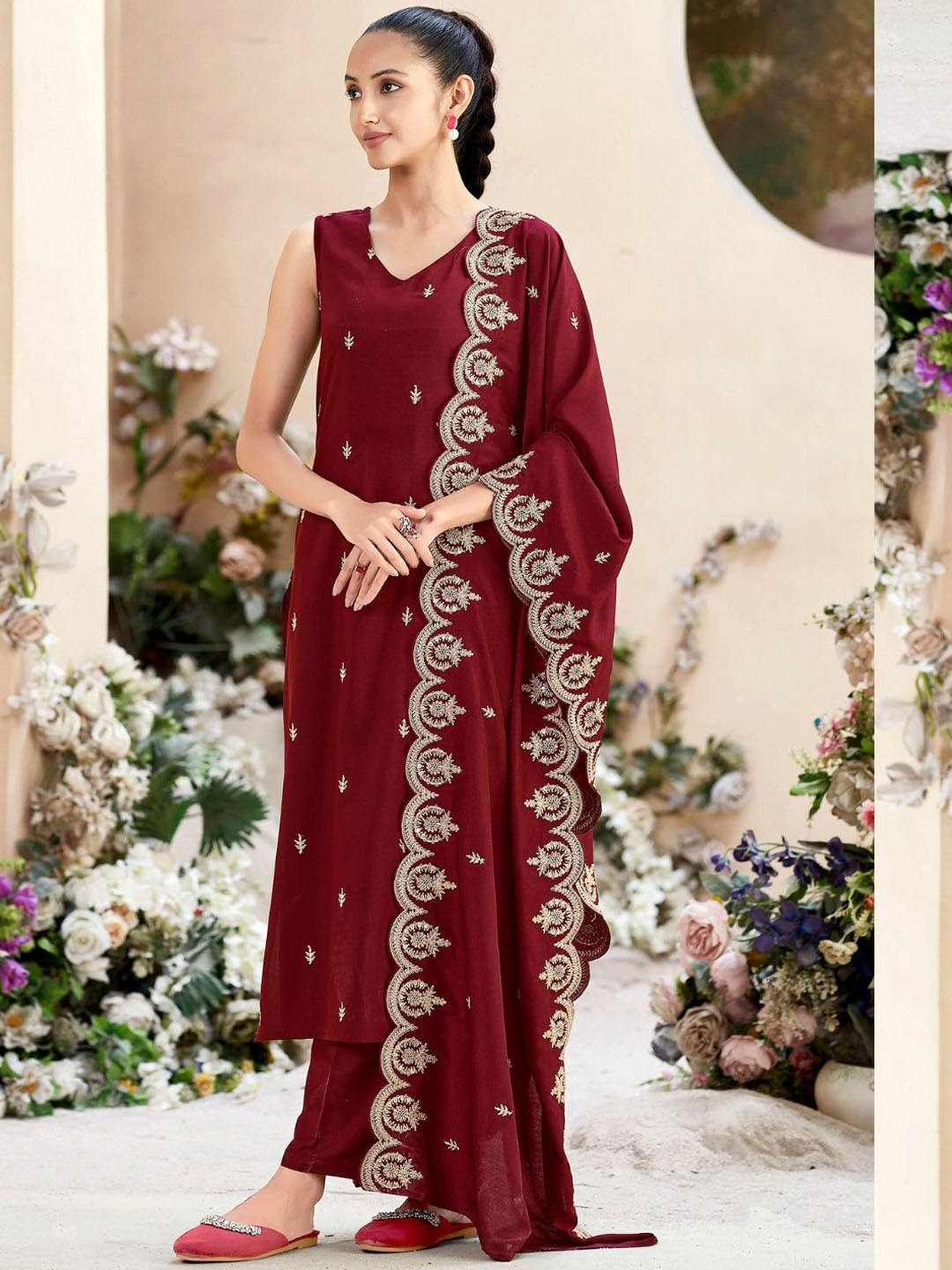 

J Turritopsis Floral Embroidered Sequinned Kurta With Trousers & Dupatta, Maroon