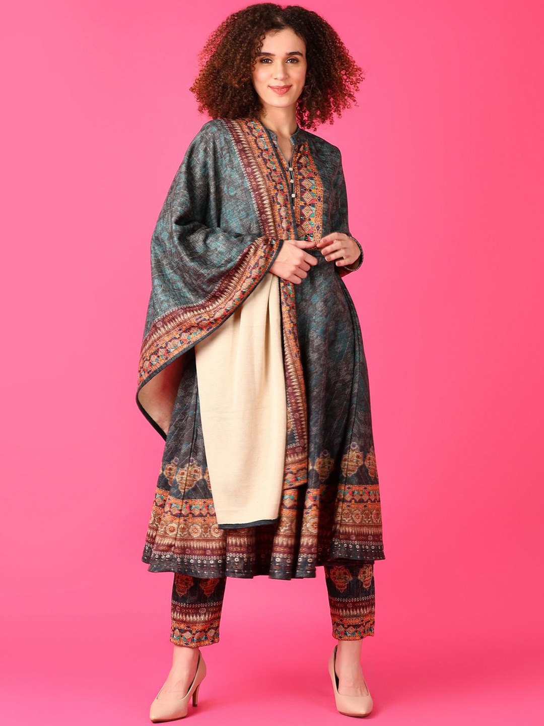 

V-Mart Women Floral Printed Regular Pure Cotton Kurta with Trousers & With Dupatta, Blue
