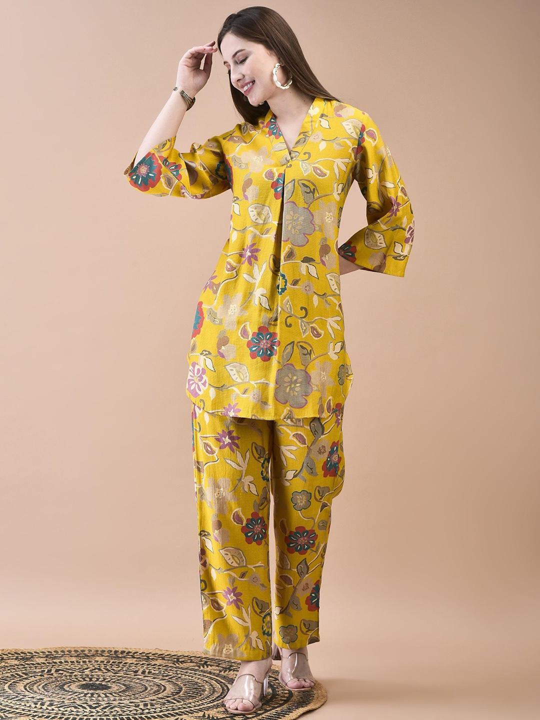 

Shree Floral Printed V-Neck Three-Quarter Sleeves Top With Trouser, Yellow