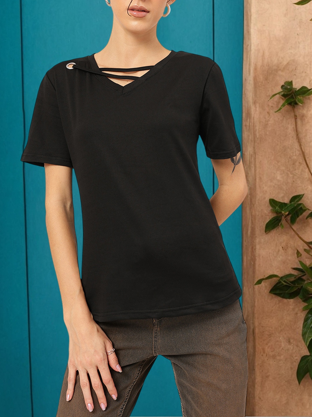 

StyleCast Cozy Chic Strap & Ring Detail V-Neck Top, Black