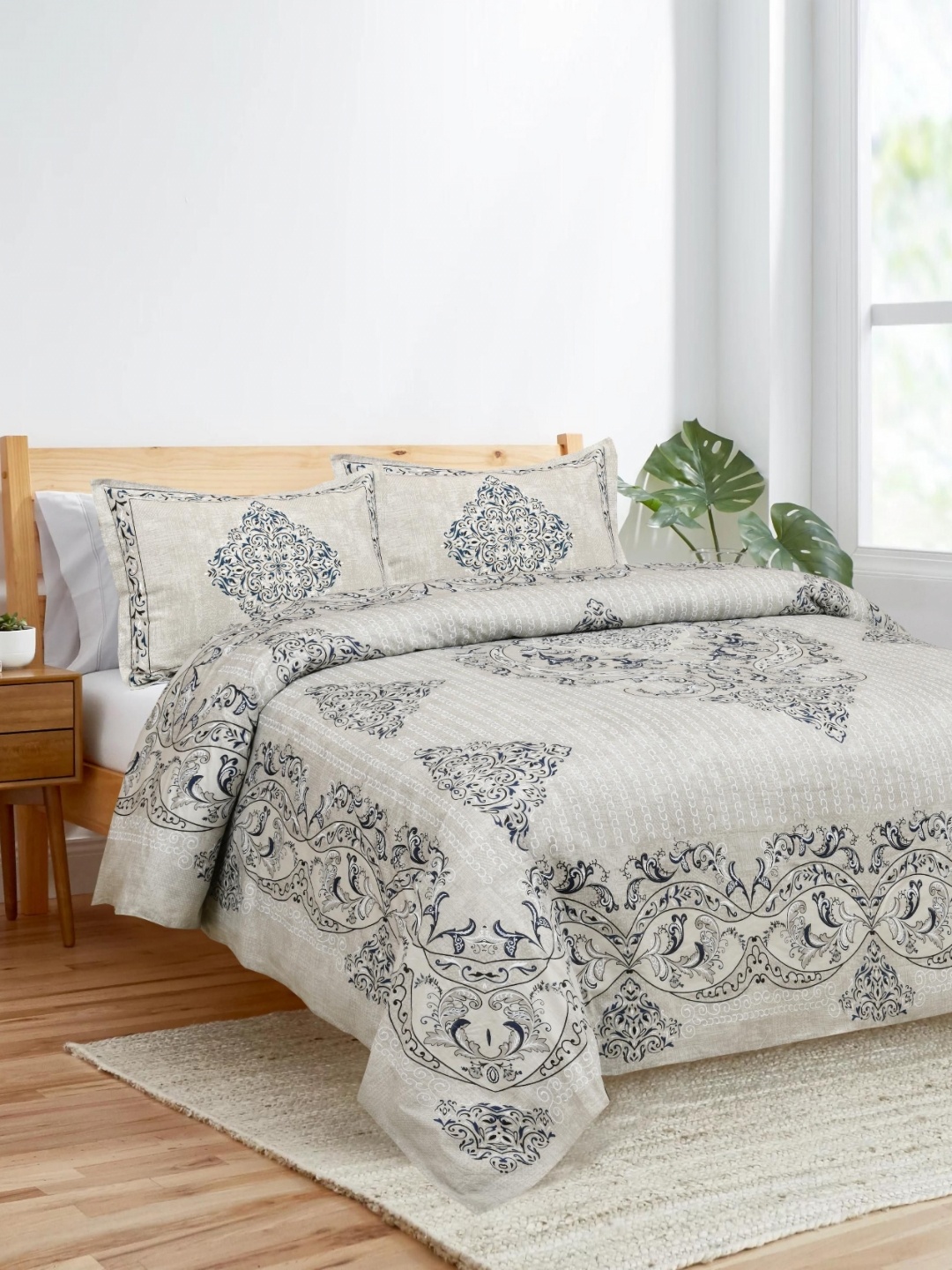 

HOME HEAVENS Grey & Blue Geometric 250 TC Queen Bedsheet with 2 Pillow Covers