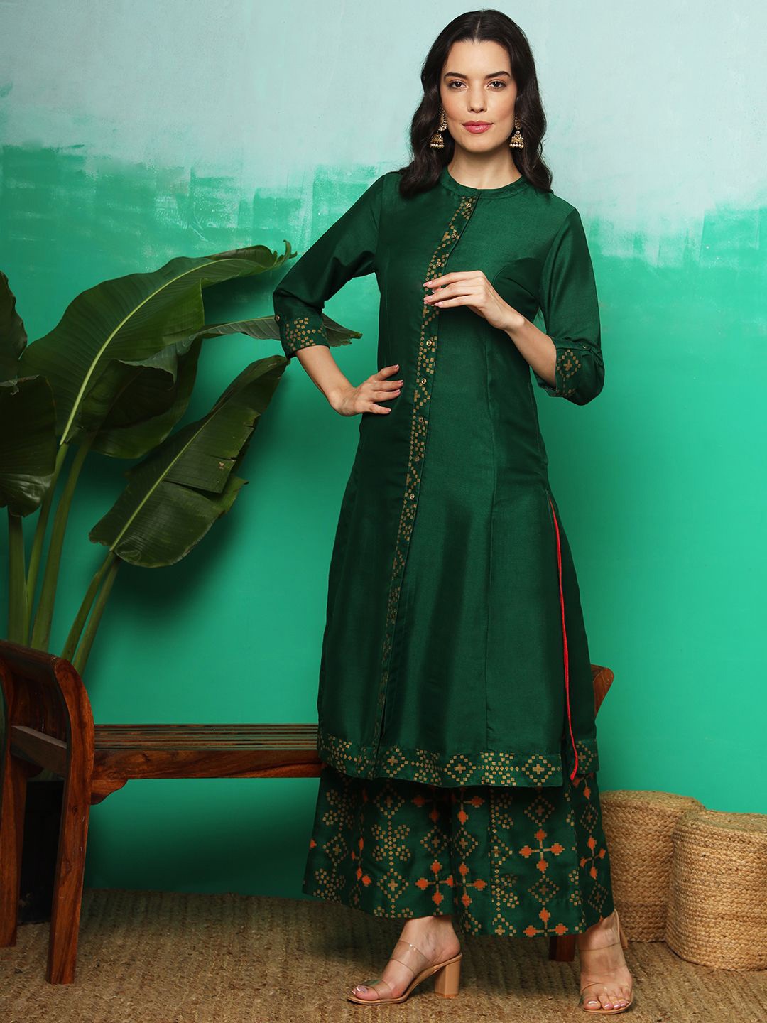 

Sangria Geometric Printed Straight Kurta With Palazzo, Green