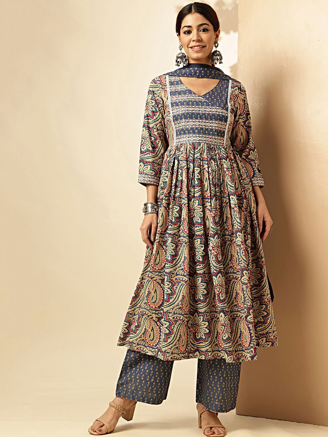 

Vbuyz Floral Printed Pure Cotton A Line Kurta with Palazzos & Dupatta, Blue
