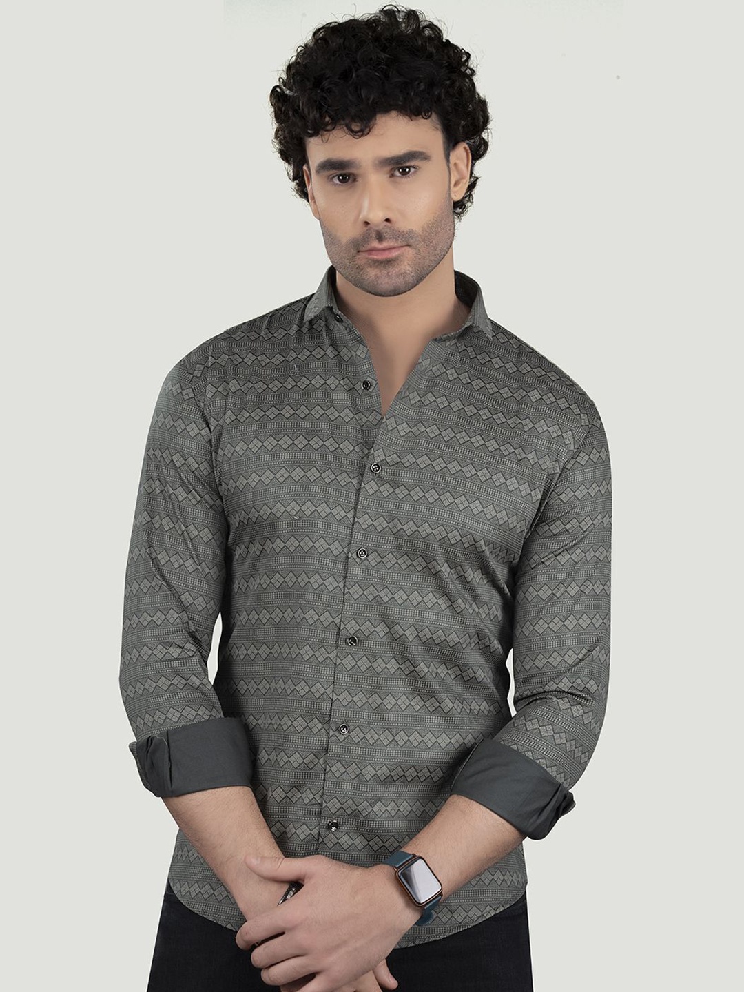 

ALMATY Men Comfort Spread Collar Geometric Printed Cotton Slim Fit Casual Shirt, Grey