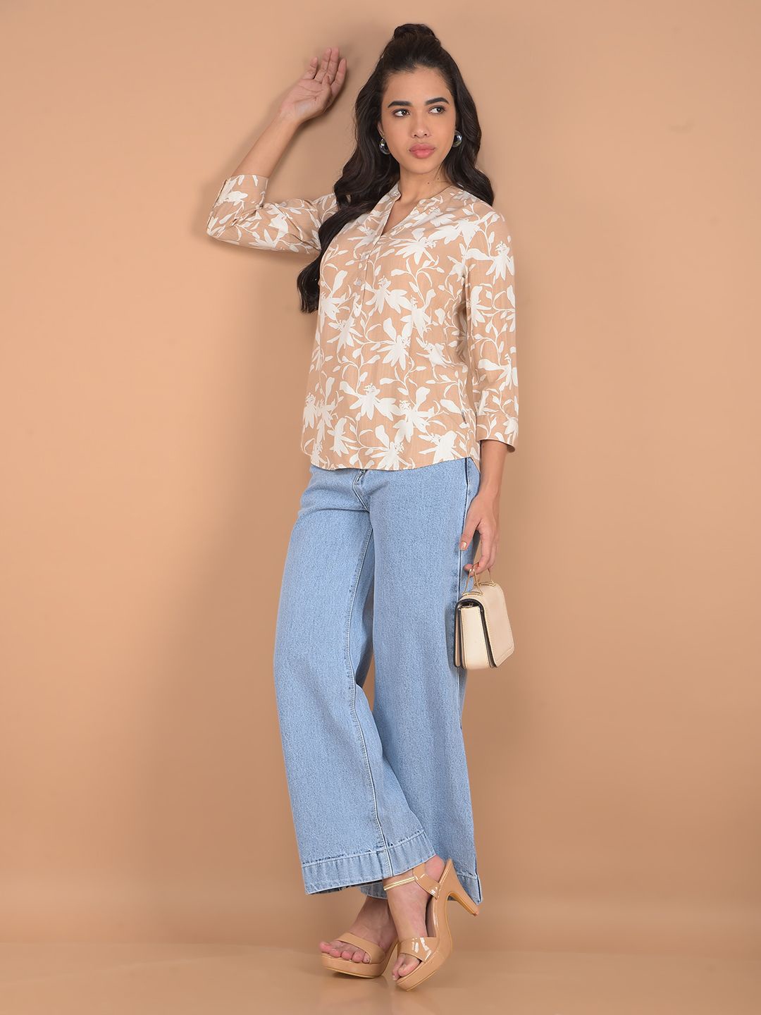 

Crimsoune Club Women Floral Printed V-Neck Top, Beige